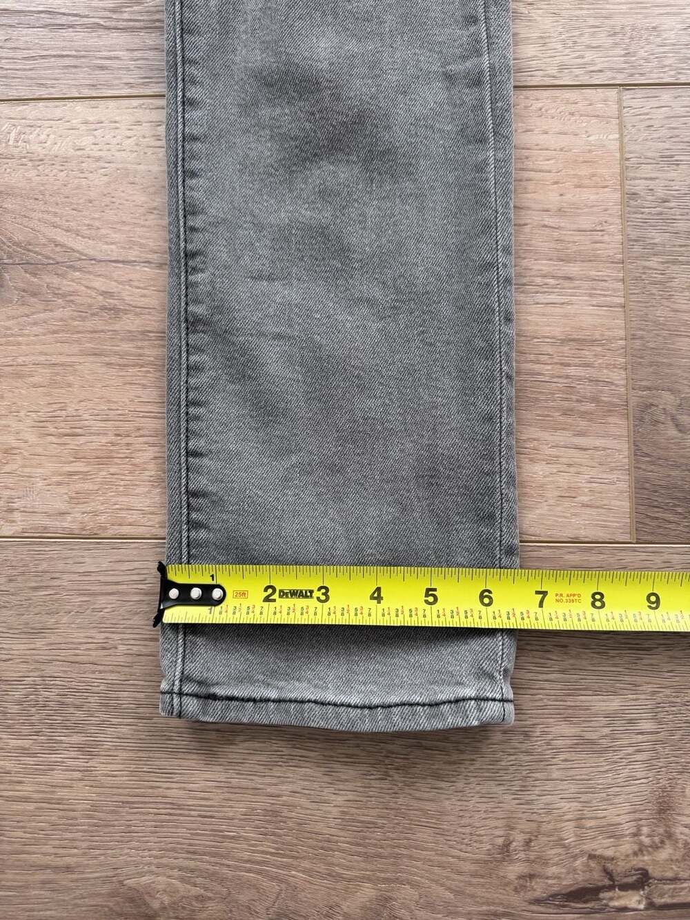 Levi’s Wedgie Straight High Rise Gray Jeans Size 26 Vintage Wash - Picture 7 of 10